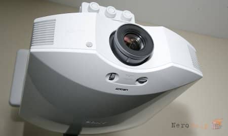 ����� ��������� Sony VPL-HW40ES