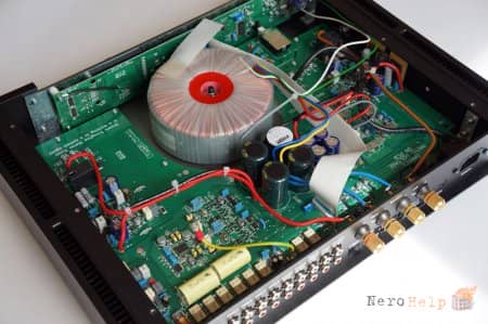 ����� ��������� Rega Elicit-R