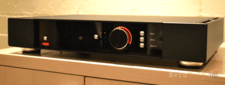 ����� ��������� Rega Elicit-R