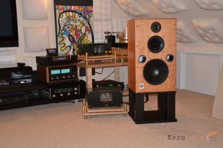 ����� ������� Harbeth Monitor 40.2