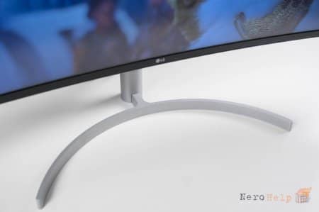 ����� �������� 4K-�������� LG 38WK95C