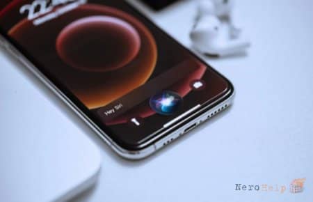 Apple �������� � ���, ��� Siri ������������ ��������� ������������